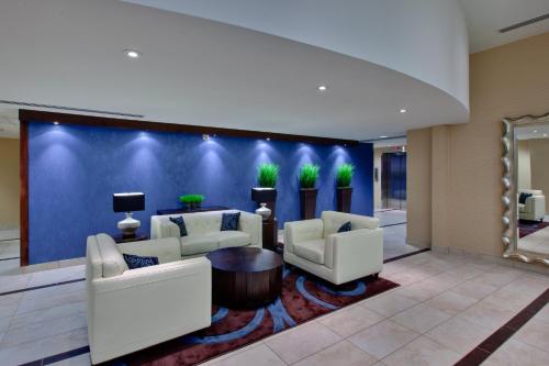 Holiday Inn Express Hotel & Suites Chatham South, an IHG Hotel