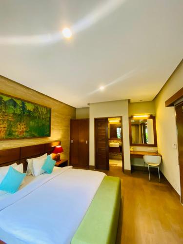 The Green Zhurga Suite Seminyak, Bali