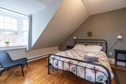 . Sunny Loft #4, Historic Home