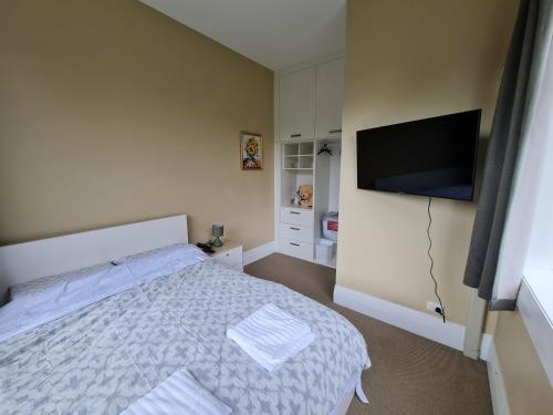 Dunedin City Centre Apartment Room C