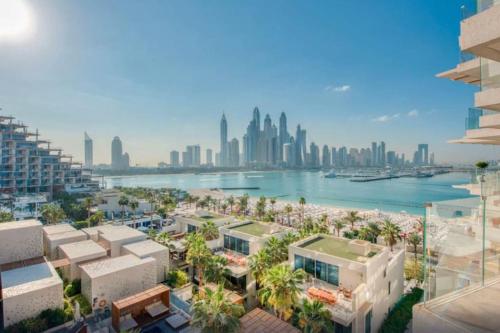*Five Palm* 2bdr Private Beach, Dubai