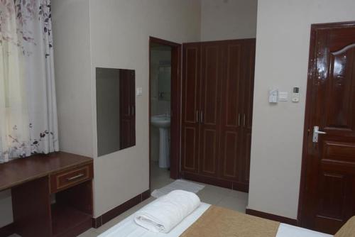 Three-Bedroom Apartment image 10