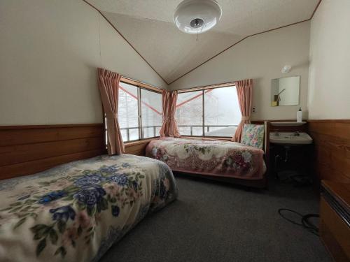 Twin Room with Mountain View