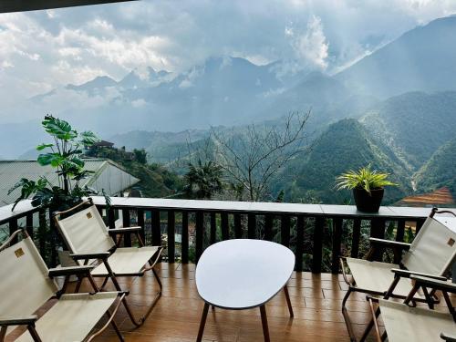 Catcat Garden Hotel near Fansipan Mountain