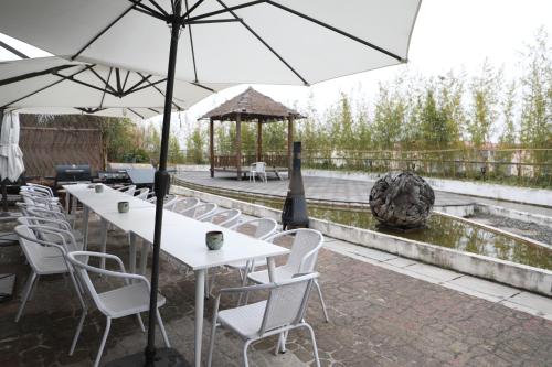 Manli Hotel Shanghai Pudong Airport Branch -Provide free shuttle buses to Pudong Airport and Disneyland