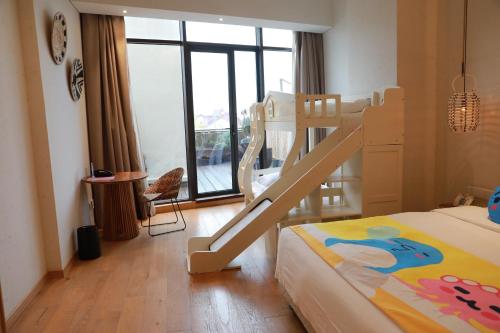 Manli Hotel Shanghai Pudong Airport Branch -Provide free shuttle buses to Pudong Airport and Disneyland