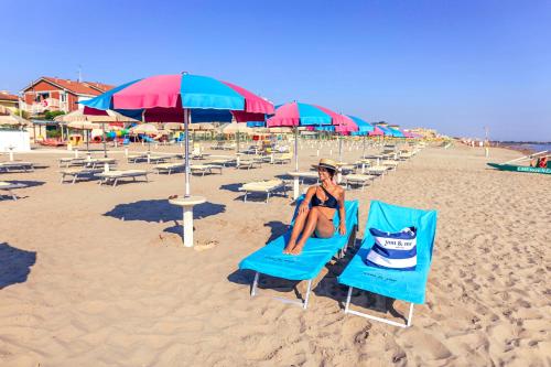 You & Me Beach Hotel - image 7
