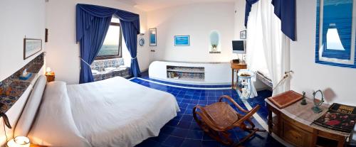 room detail thumbnail 0