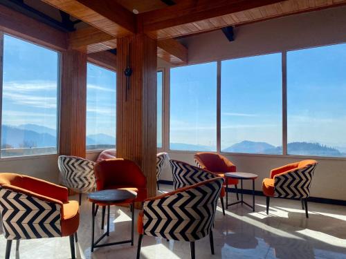 Restaurant, Sky Lodge Hotel in Nathia Gali