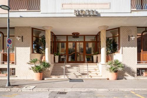 Lola Piccolo Hotel e Appartamenti in Marina di Grosseto