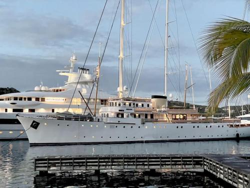 Stunning Waterfront Suite, Antigua English Harbour