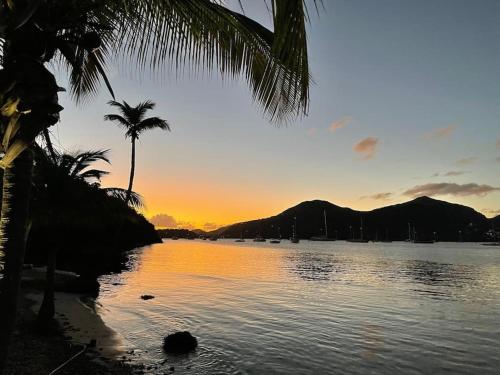 Stunning Waterfront Suite, Antigua English Harbour