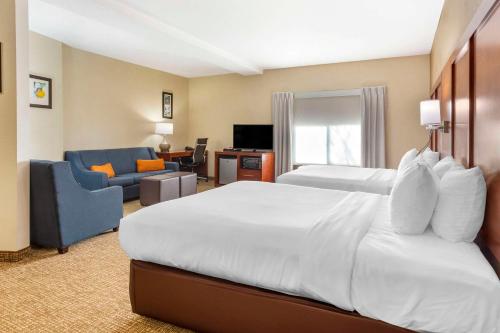 Comfort Suites Wilson - image 7