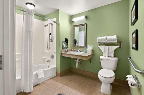 Comfort Inn New Orleans Airport South - image 11