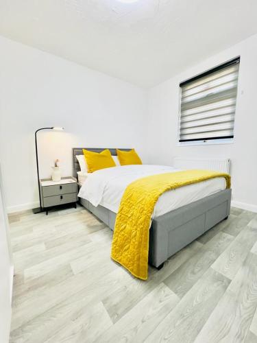 Ensuite Luxury Bedroom In Purfleet