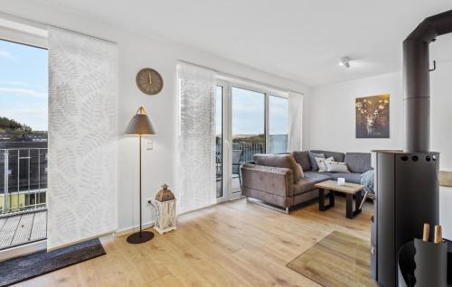 One-Bedroom Apartment image 10