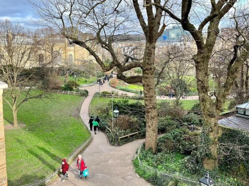 View, Central Brighton Pavilion Pad. in Brighton and Hove