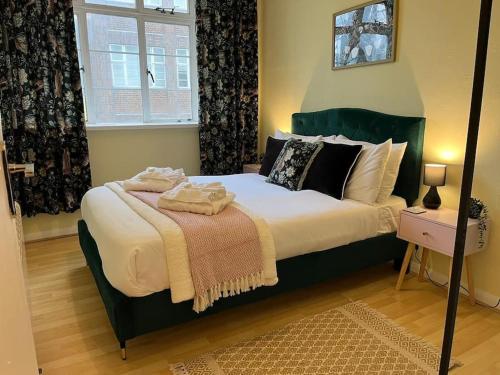 Bed, Central Brighton Pavilion Pad. in Brighton and Hove