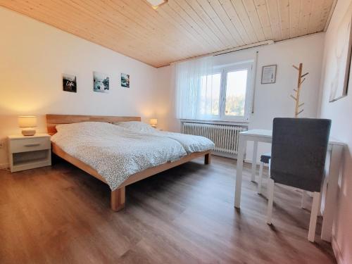 . privates Zimmer in Unterkunft mit Glatttal Blick in Wasserschloss Nähe