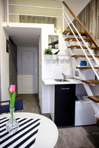 City Centre Loft Next to Synagogue - image 2