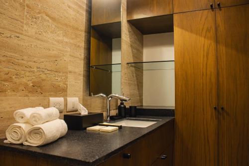 521936566 Casa Continental Hotel Boutique & Suites - Adults Only