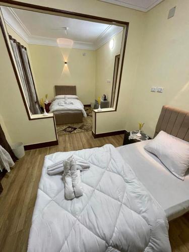 2 twin beds