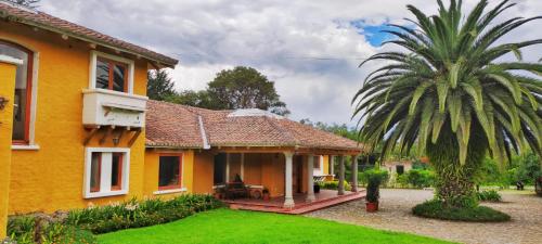 Quito Airport Villa Lux Guayllabamba 8 pax