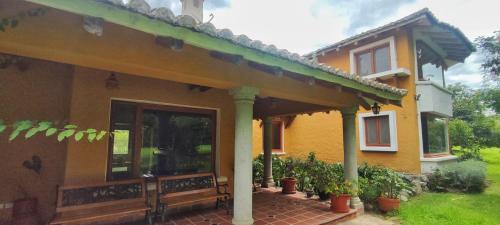 Quito Airport Villa Lux Guayllabamba 8 pax