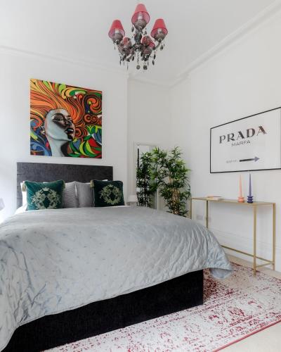 RARE FIND off Oxford St! SOHO 5bed Design House For XXL Groups, Londýn (fotografie 4)