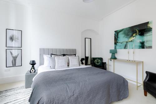 RARE FIND off Oxford St! SOHO 5bed Design House For XXL Groups, Londýn (fotografie 6)