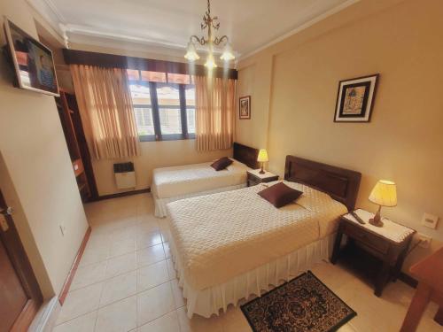 2 twin beds