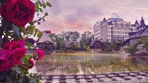 Etno selo Stanišići Hotel Ras (Etno selo Stanisici Hotel Ras) in Dvorovi