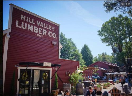 Downtown Vintage - Mill Valley - Walk Everywhere!