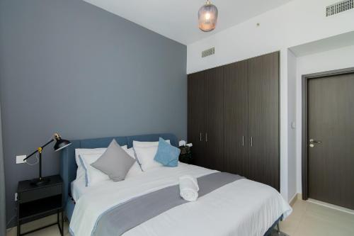 Elite Escape Holiday Home - 1 BHK Getaway with Dubai Mall Access - 1510 - image 14