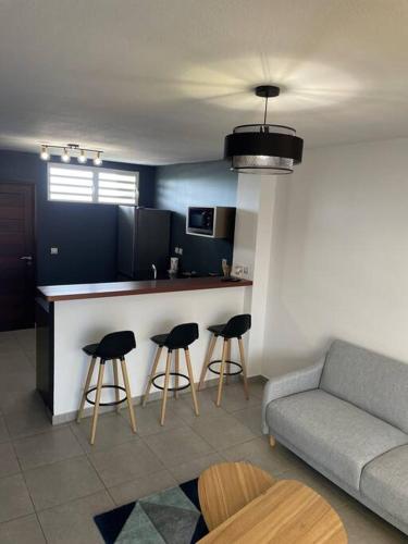 مطبخ, Les Musandas in كاين