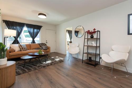 Stylish Apartment Near DTLA in Los Angeles, USA
