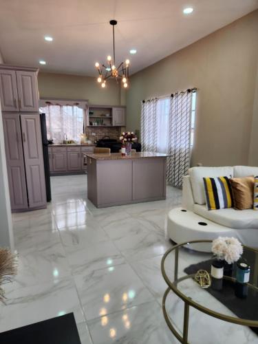 Malik SuitesGY in West Bank Demerara