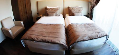 Royal Garden Hotel - image 5