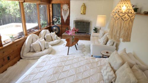 B&B Mill Valley - Magical Forest Retreat w Hot Tub, Mt. Tam View, near Muir Woods, 17min to SF - Bed and Breakfast Mill Valley