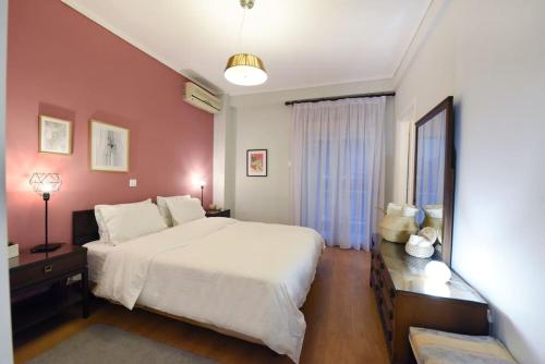 The Muse, colorful cozy flat on Mitropoleos Downtown, Salonicco