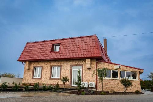 景观, Villa Potôň 2023 (Villa Poton 2023) in 奥雷奇奥瓦博顿