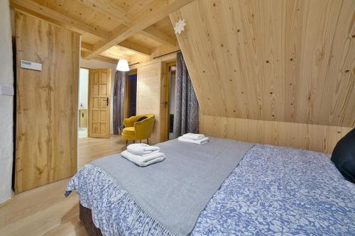 Dom na Zapotoczu. Góralski dom na wyłączność na szczycie skały. Dom na Zapotoczu. Góralski dom na wyłączność na szczycie skały.