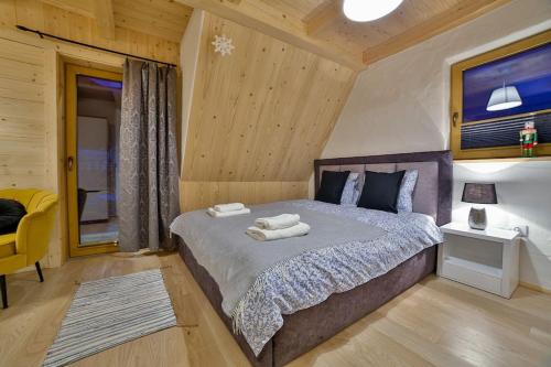 Dom na Zapotoczu. Góralski dom na wyłączność na szczycie skały. Dom na Zapotoczu. Góralski dom na wyłączność na szczycie skały.