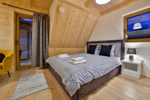 Dom na Zapotoczu. Góralski dom na wyłączność na szczycie skały. Dom na Zapotoczu. Góralski dom na wyłączność na szczycie skały.