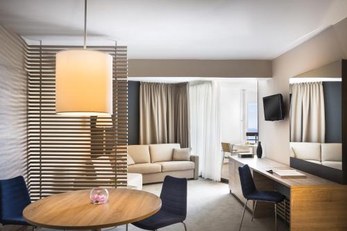 Suite with Sea View image 7