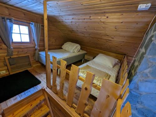 Tommy and Ailins cabin Tommy and Ailins cabin