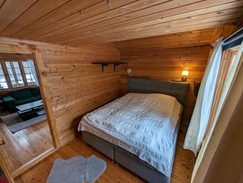 Tommy and Ailins cabin Tommy and Ailins cabin