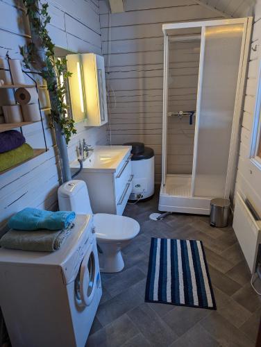 Tommy and Ailins cabin Tommy and Ailins cabin