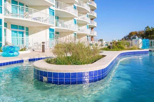 Beach & Pool Paradise ~ Affordable Luxury ~ 2B/2B