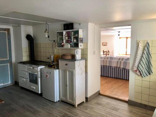 Oprema, LaTerestone in Val-De-Travers